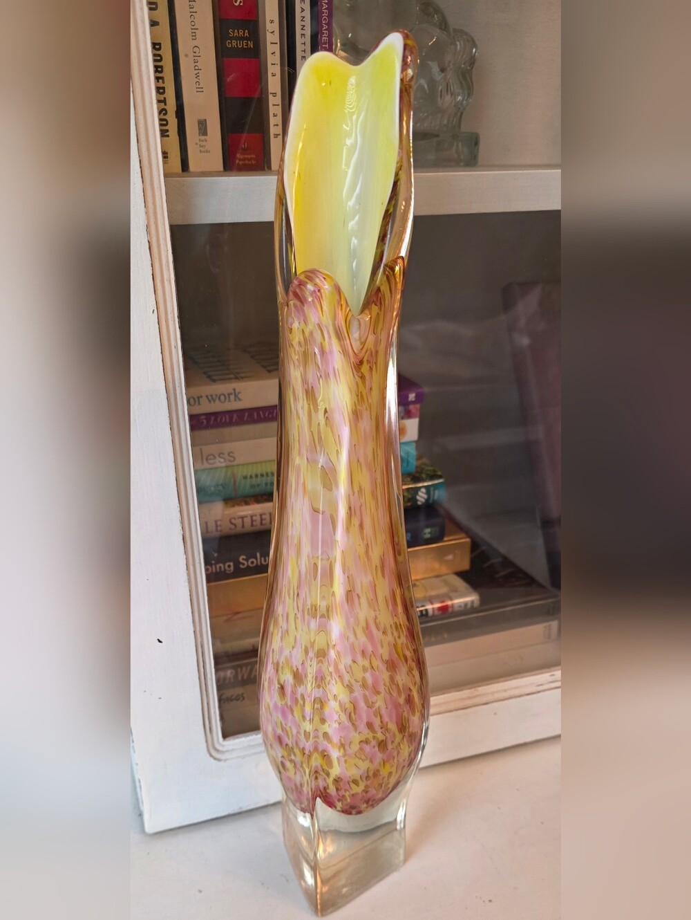 Vintage 1960d Art Glass Vase in Yellow and Pink With Ruffled Top